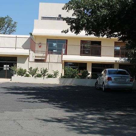 Pyramids Motel Van Reenen 外观 照片