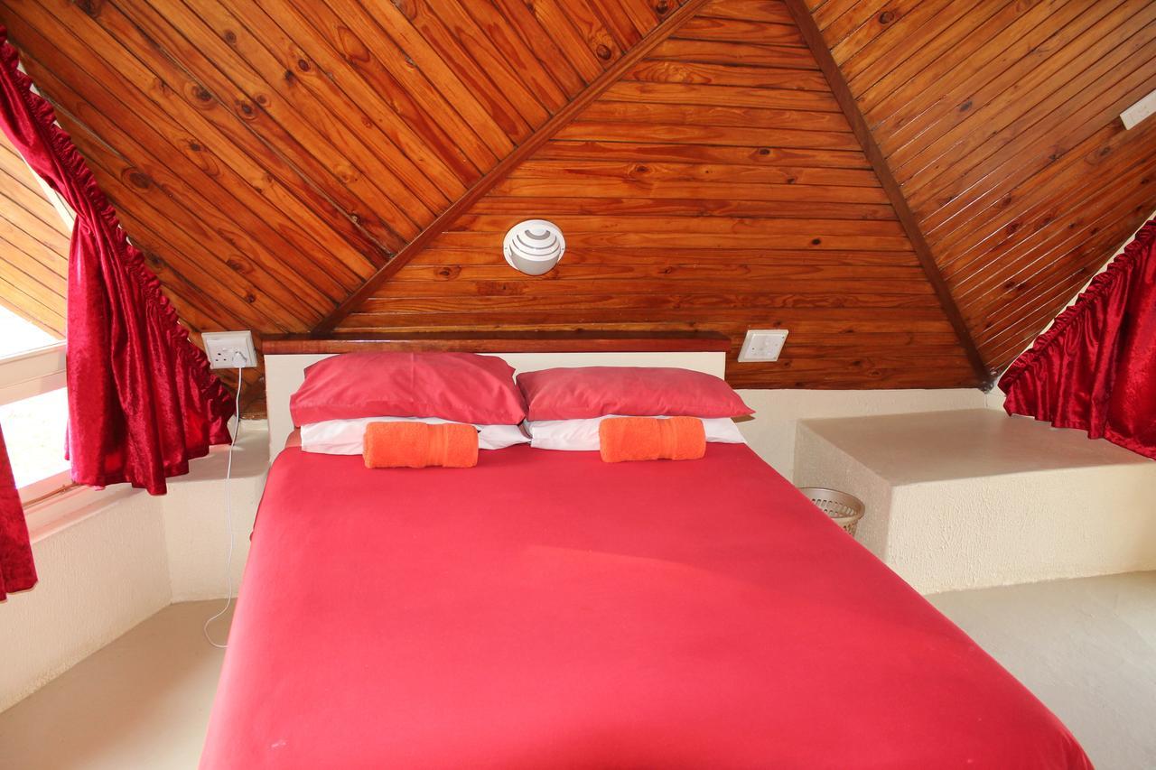 Pyramids Motel Van Reenen 外观 照片